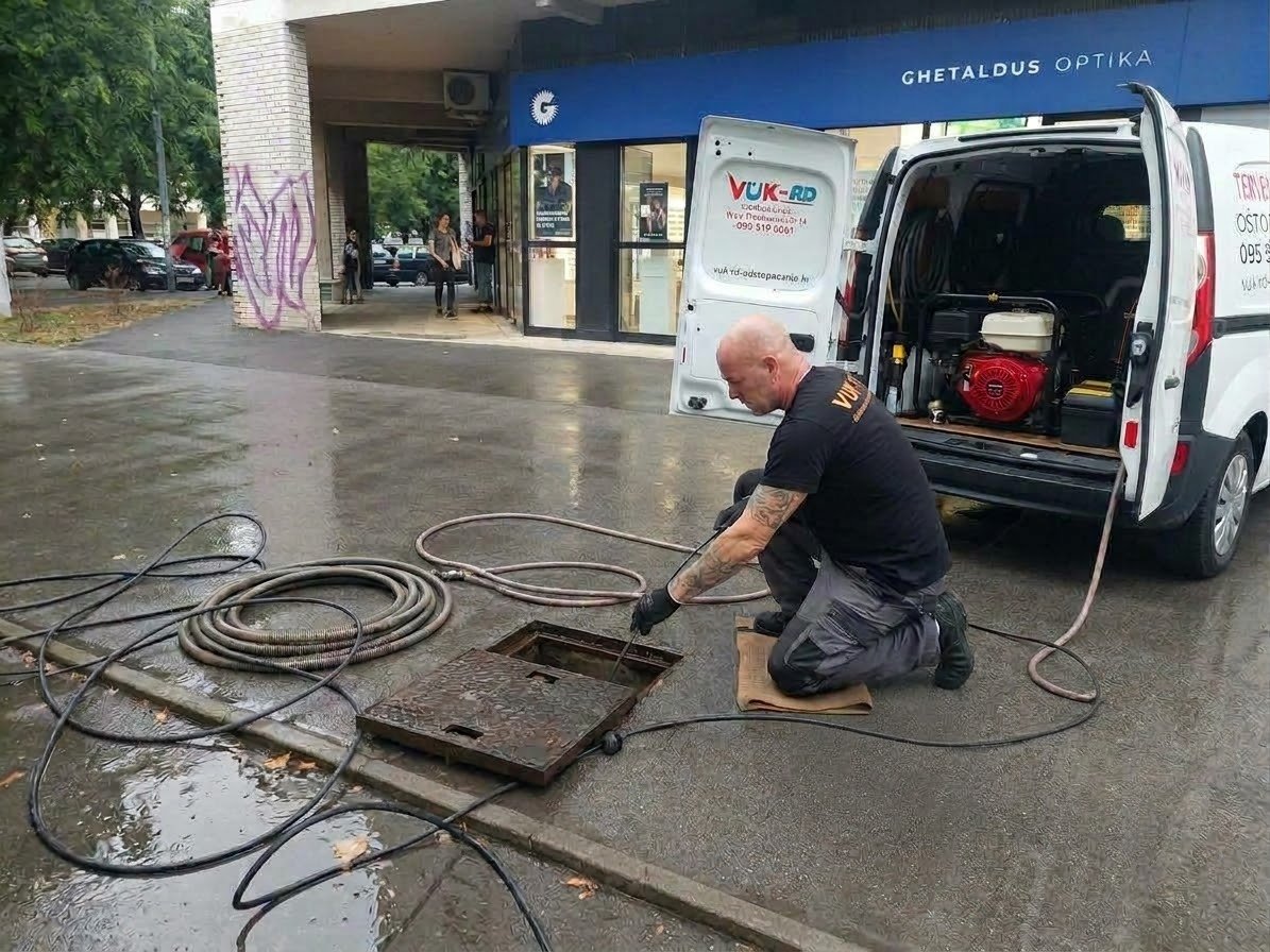 VUK-RD odštopavanje — čišćenje revizijskog okna na terenu